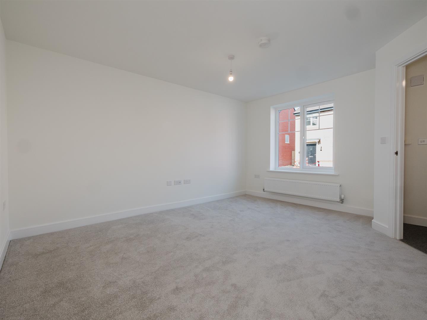 3 Bedroom House To Rent image 3